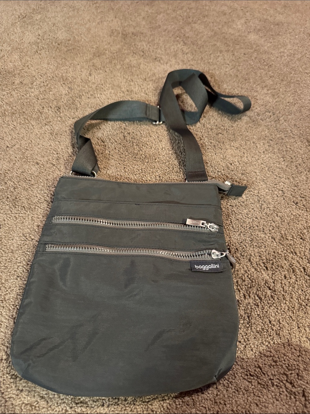 Baggallini Black Nylon Messenger Crossbody